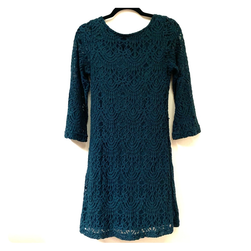 Never worn lace sleeved dress
